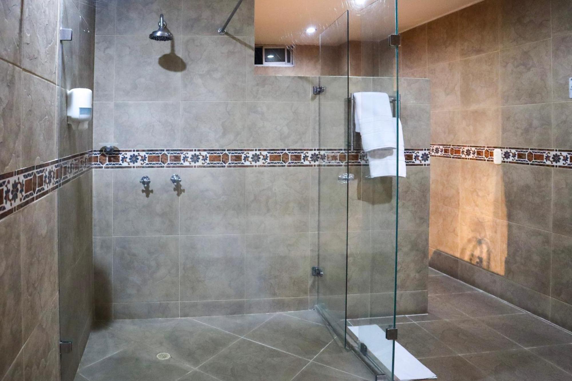 Alessio Hotel 3*